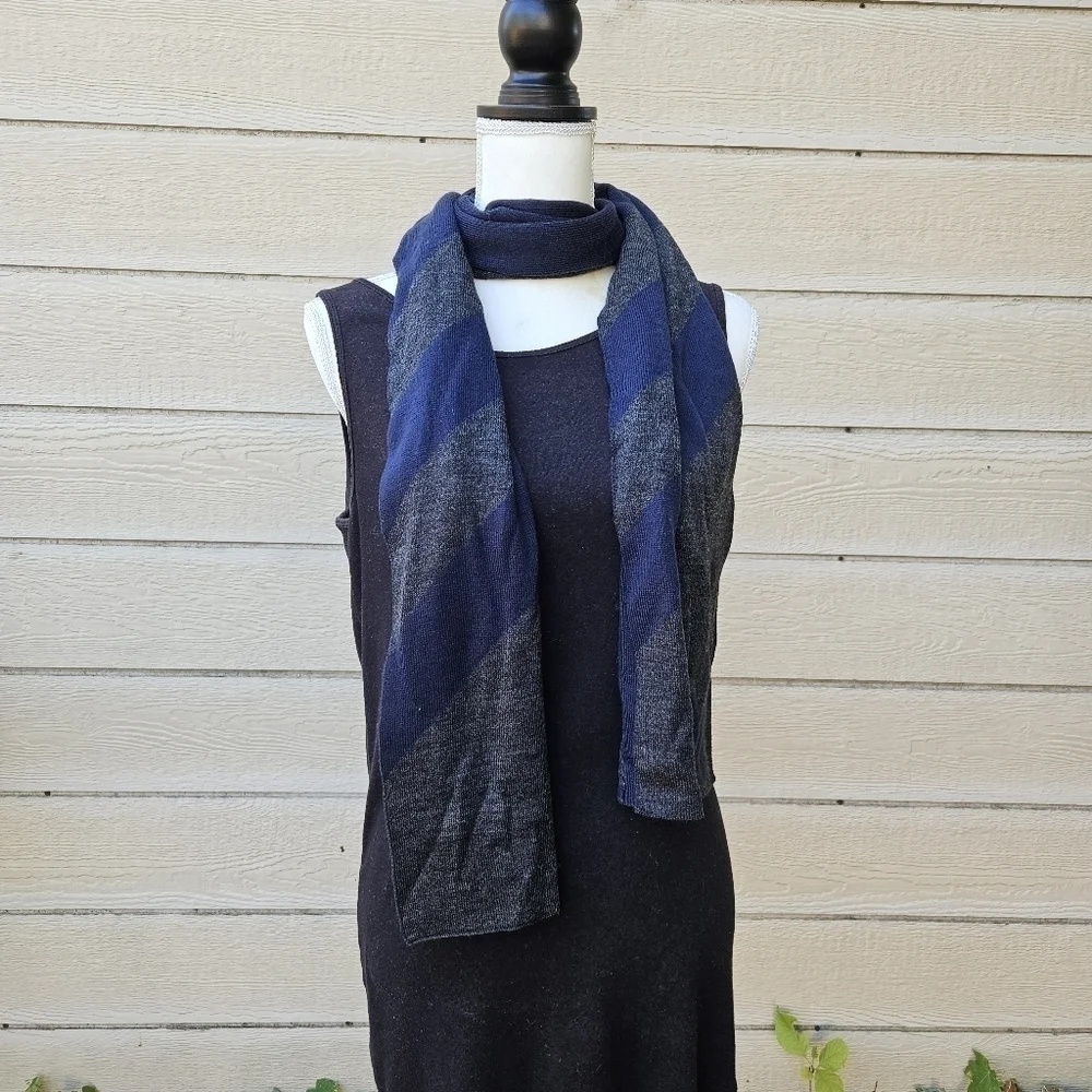 MICHAEL Michael Kors gray and navy scarf with MK logo